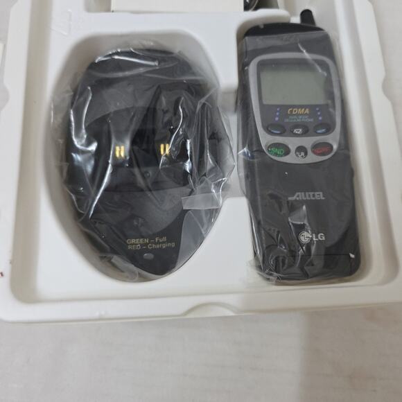 Vintage Flip Phone LGC-330W CDMA Dual Band Digital Cellular Phone Large LCD - Picture 7 of 8